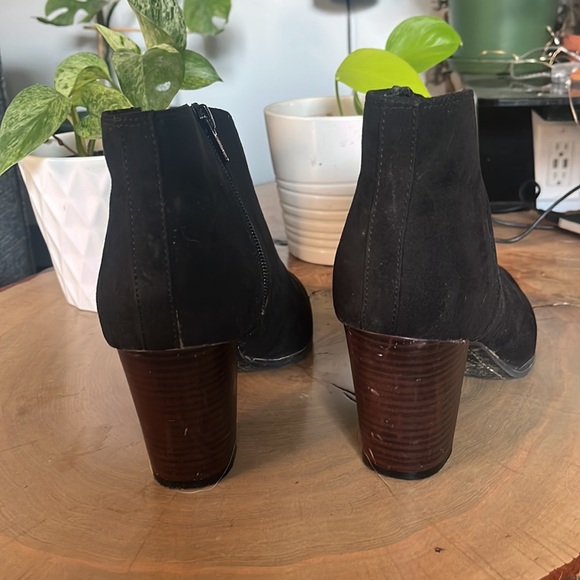 Black booties size 8 - Picture 3 of 4